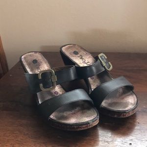 Two Lips size 8 1/2 shoes